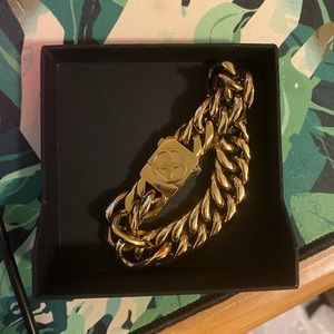 EUC Vitaly Gold Stainless Steel Bracelet - Lever Size 7.5 (see desc for sizing)